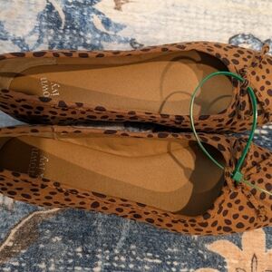 Crown & Ivy Tan Leopard Print Women's Flats